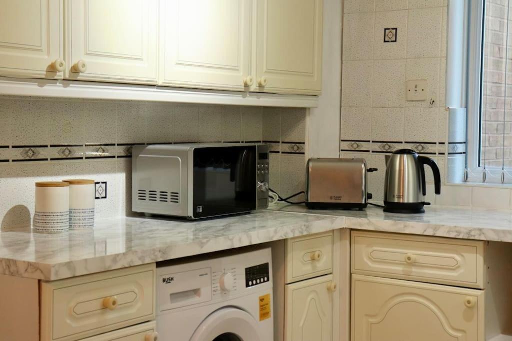 Lovely Staycation With Family Free Parking & Wifi Leeds (West Yorkshire) Exterior foto