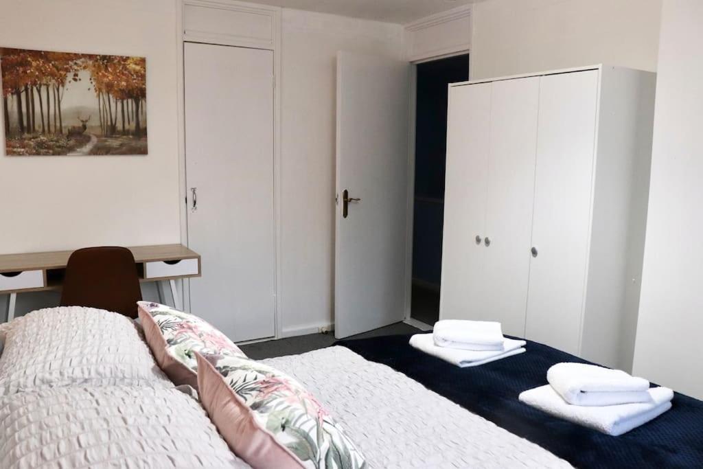 Lovely Staycation With Family Free Parking & Wifi Leeds (West Yorkshire) Exterior foto
