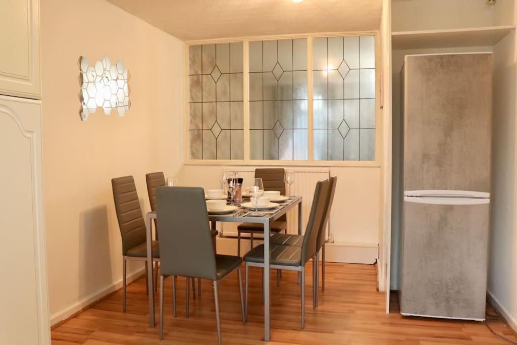 Lovely Staycation With Family Free Parking & Wifi Leeds (West Yorkshire) Exterior foto